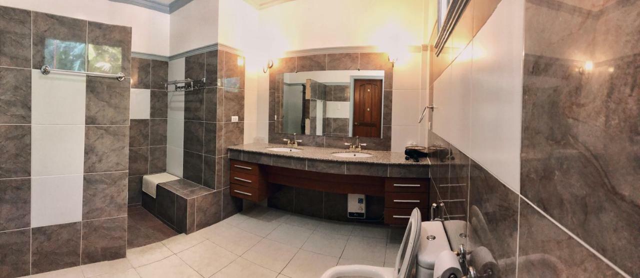 C气泡潜水度假村 C Bubble Diving Resort Dumaguete City Buitenkant foto
